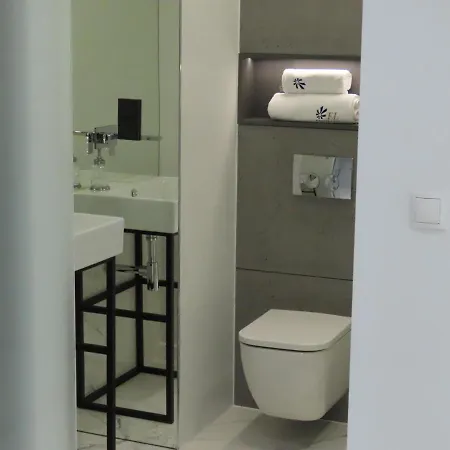 El - Polaris ポズナン